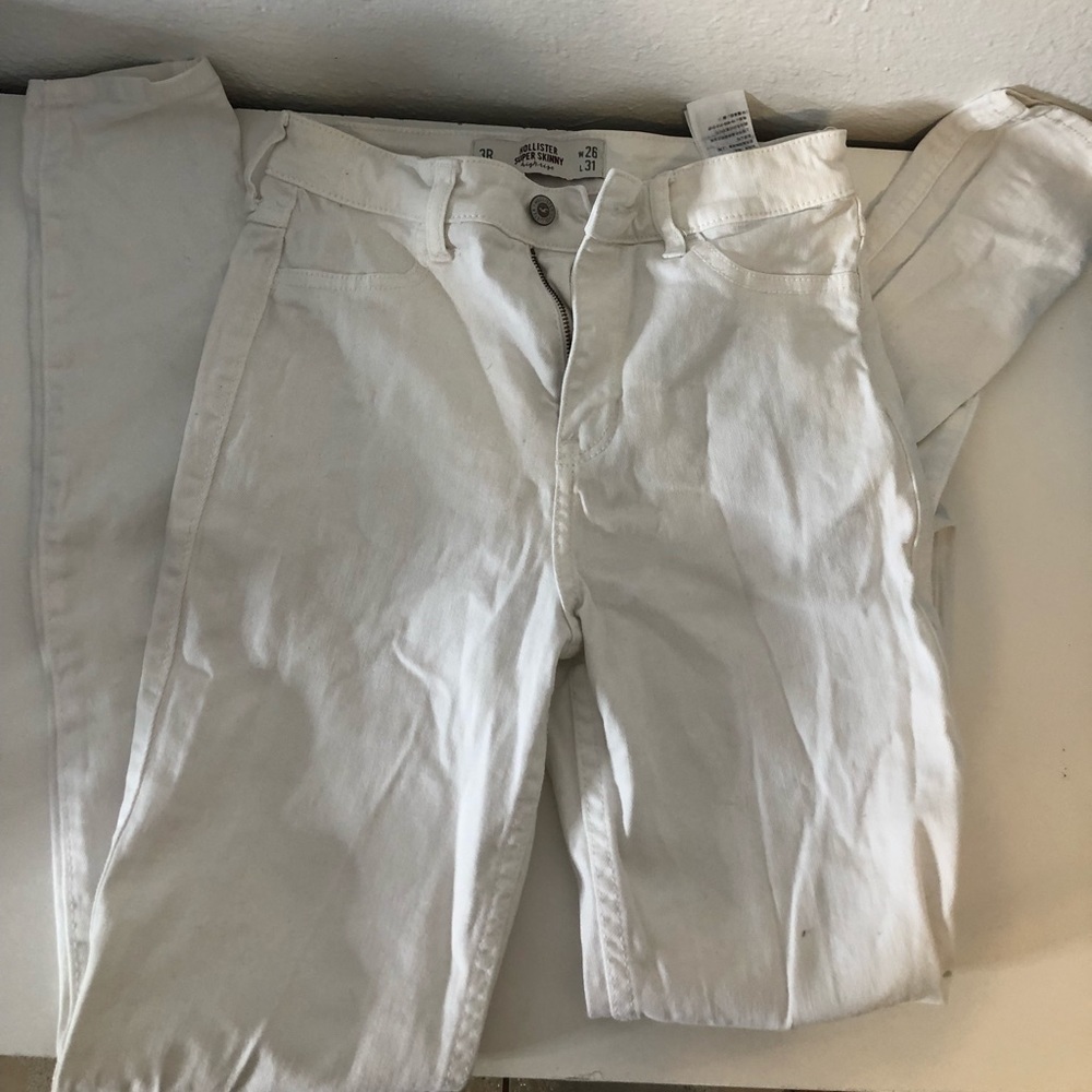 White high ride hollister jeans!